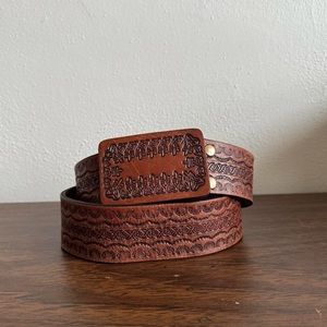 Banana Republic genuine leather tooled belt w/ leather belt buckle boho western